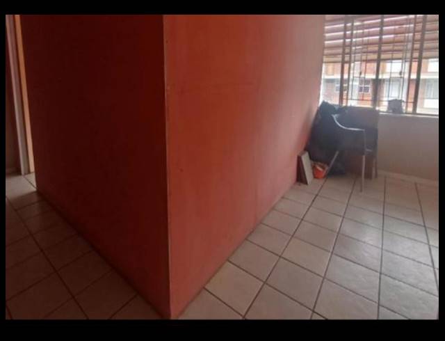 3 BEDROOM FLAT FOR SALE IN ANNLIN-WES